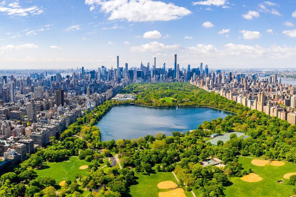 Aerial view of Central Park and Manhattan skyline — bike rental Central Park, Astra Bike NYC